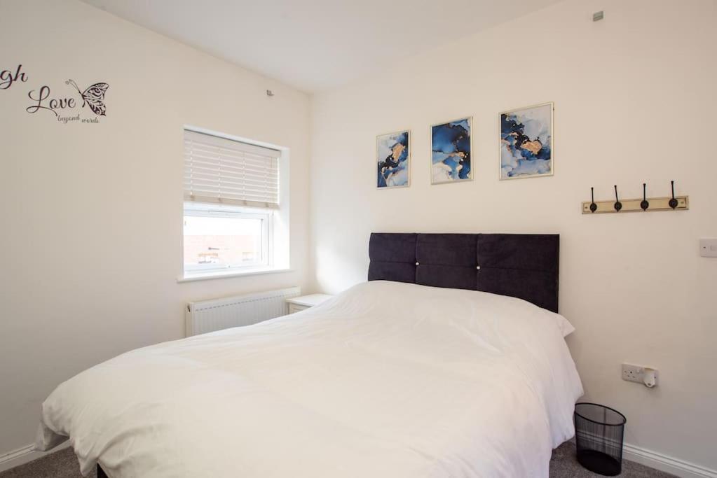 Watford Central Serviced Apartments 2 ภายนอก รูปภาพ