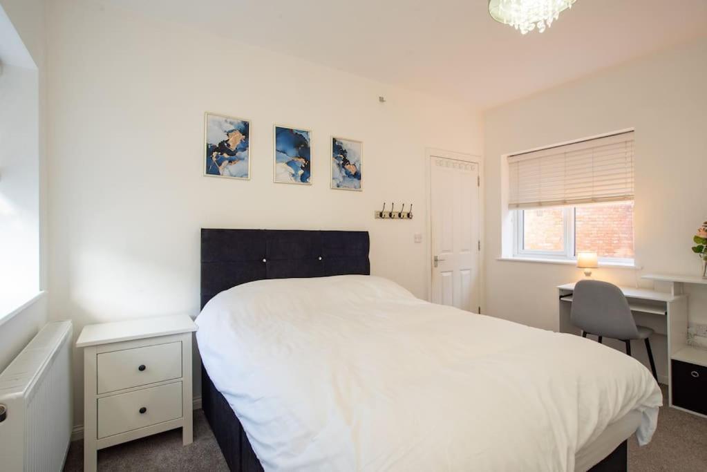 Watford Central Serviced Apartments 2 ภายนอก รูปภาพ
