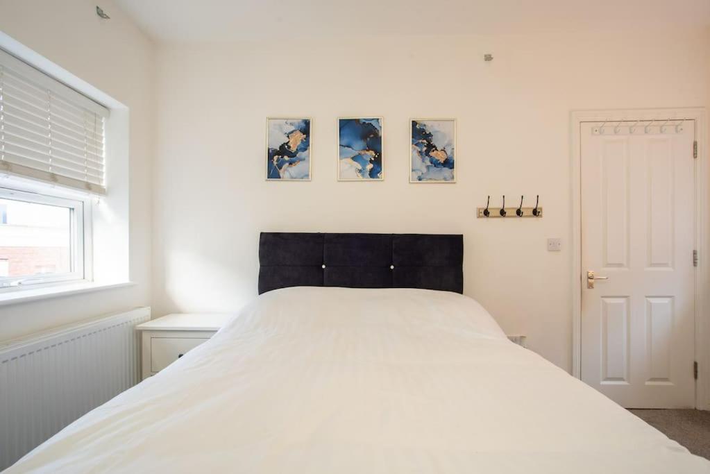 Watford Central Serviced Apartments 2 ภายนอก รูปภาพ
