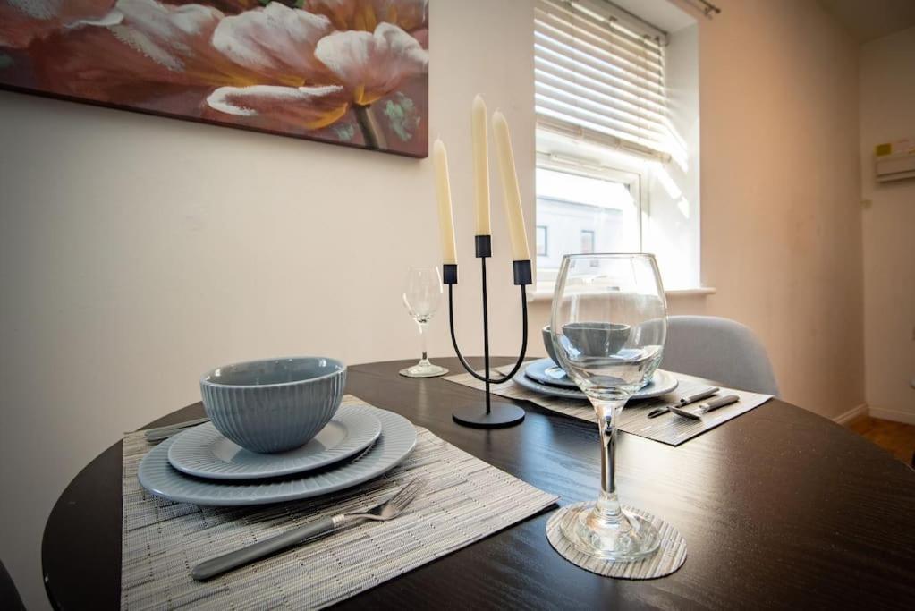 Watford Central Serviced Apartments 2 ภายนอก รูปภาพ